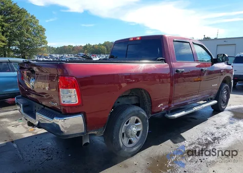 2019 Ram 2500 Tradesman 4X4 6'4 Box z USA, uszkodzony, nr VIN 3C6UR5CJ9KG574479